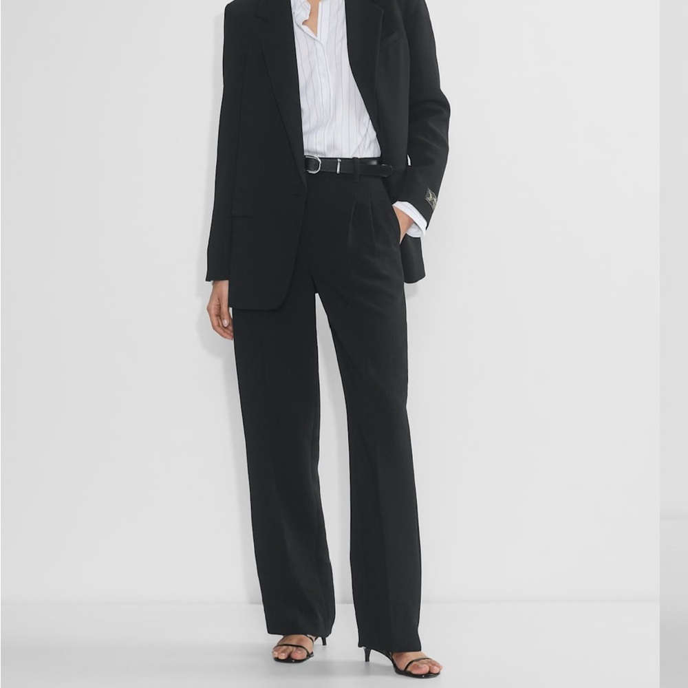 Aritzia Crepette Effortless Pants Size 8